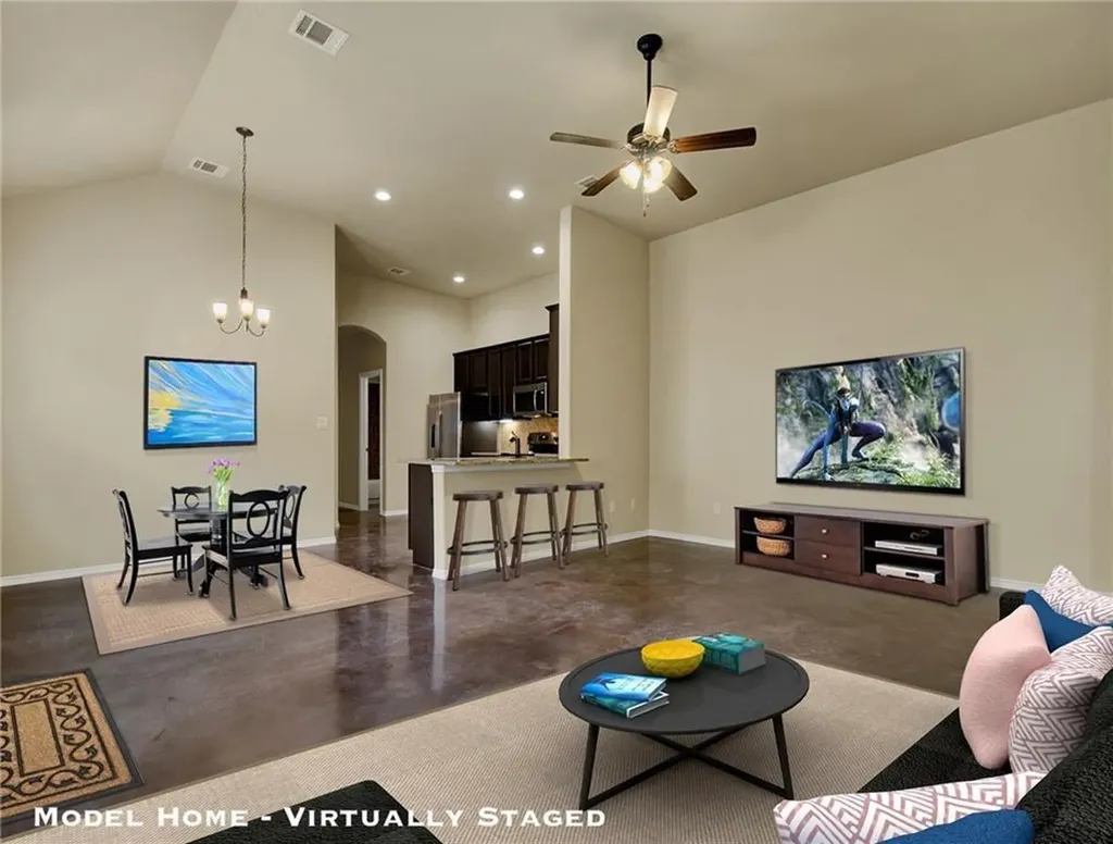 379 Joanne Loop Buda TX 78610