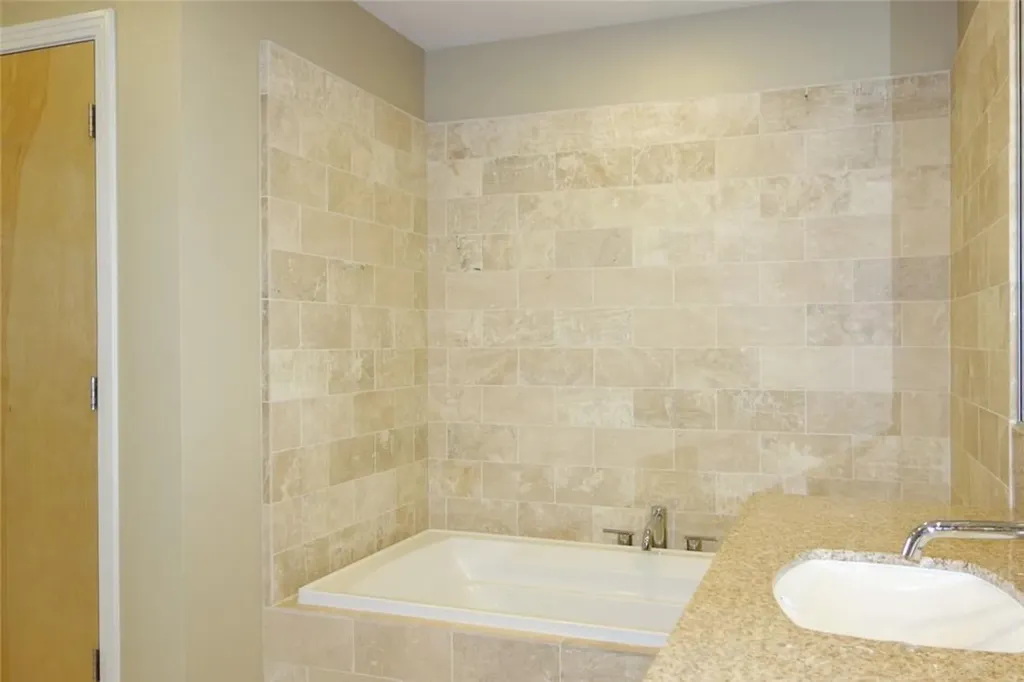 1600 Barton Springs Road Austin TX 78704