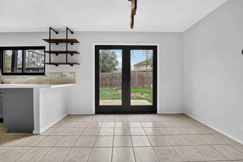 8409 Nairn Drive Austin TX 78749