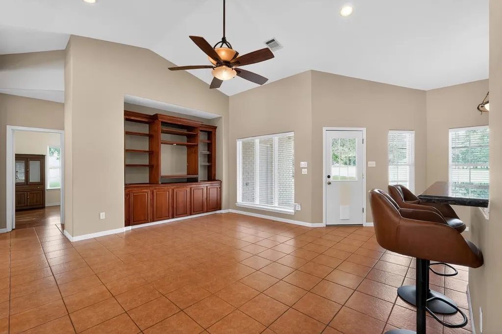 410 Pinehurst Drive New Ulm TX 78950