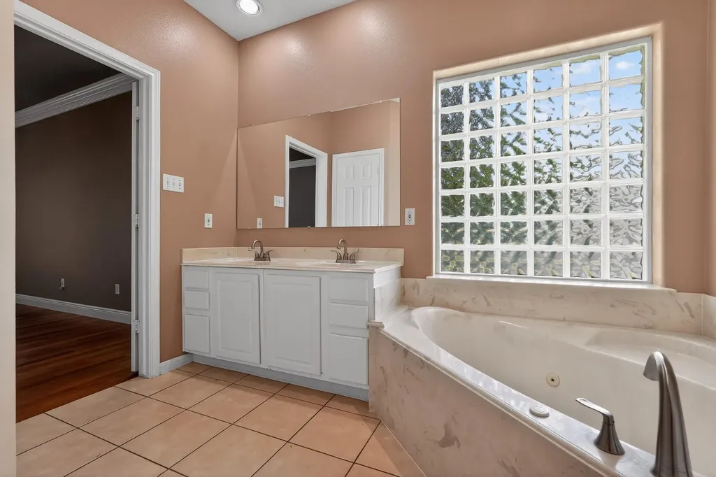 410 Pinehurst Drive New Ulm TX 78950