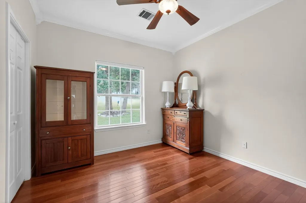 410 Pinehurst Drive New Ulm TX 78950