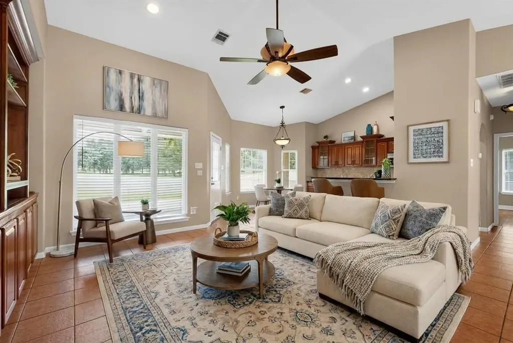 410 Pinehurst Drive New Ulm TX 78950