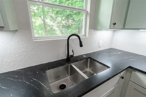 329 Flores Street Lockhart TX 78644