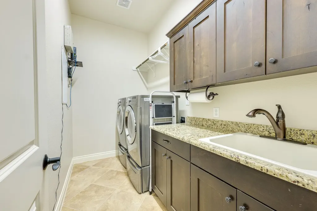 1005 Lakewood Hills Terrace Austin TX 78732