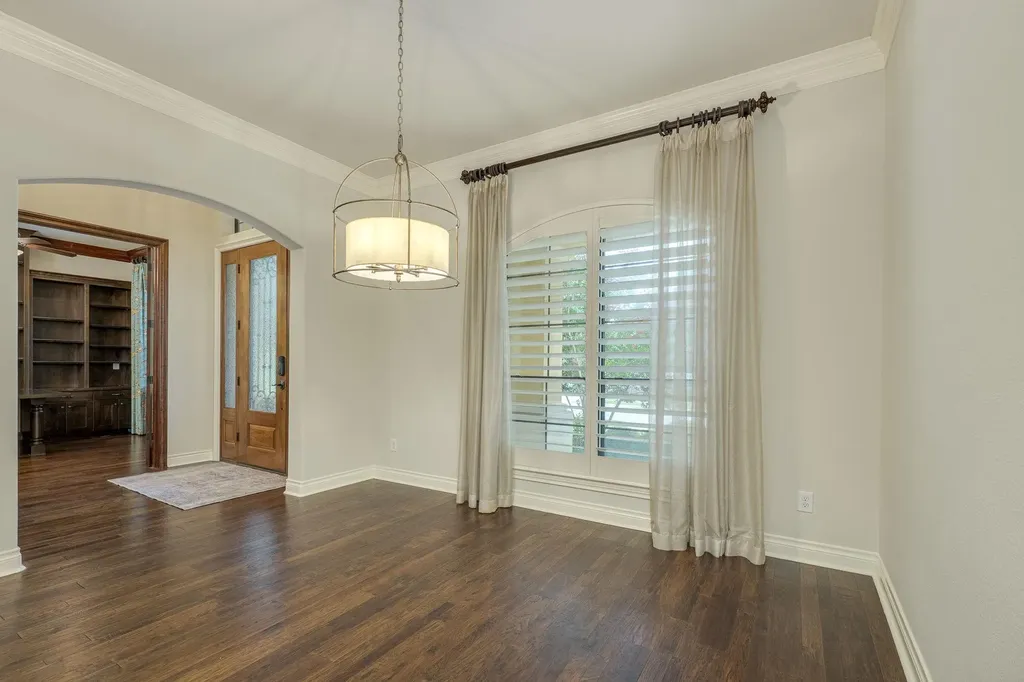 1005 Lakewood Hills Terrace Austin TX 78732