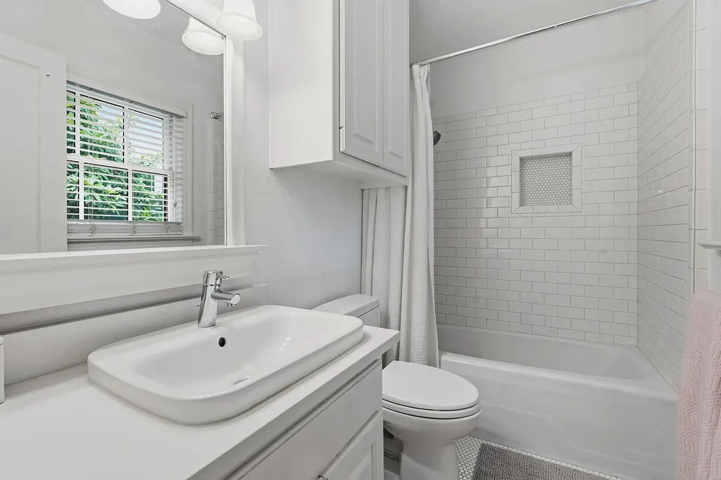 1904 Schulle Avenue Austin TX 78703
