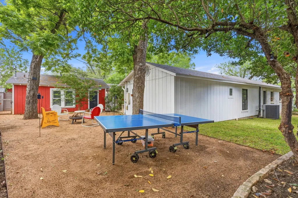 1904 Schulle Avenue Austin TX 78703