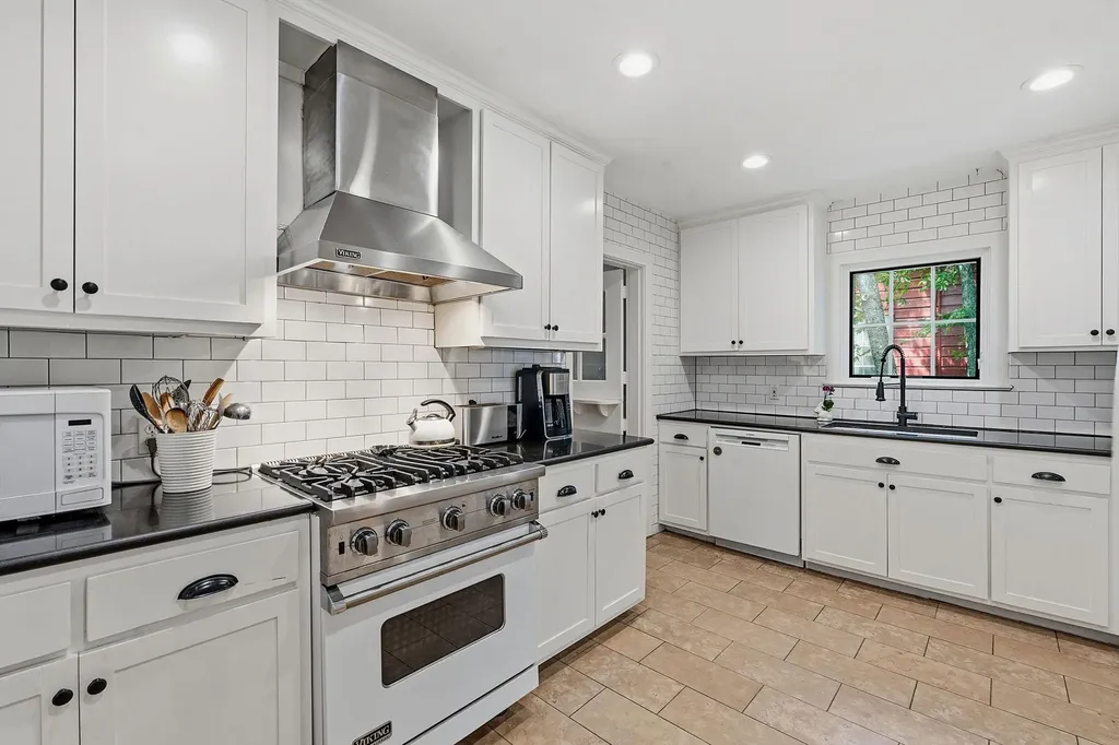 1904 Schulle Avenue Austin TX 78703