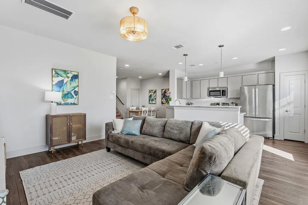 2260 Local Rebel Loop Leander TX 78641