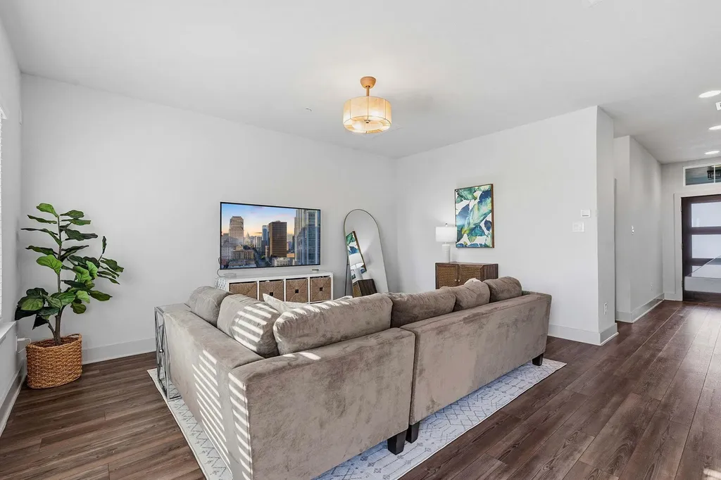 2260 Local Rebel Loop Leander TX 78641