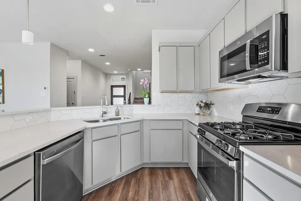 2260 Local Rebel Loop Leander TX 78641