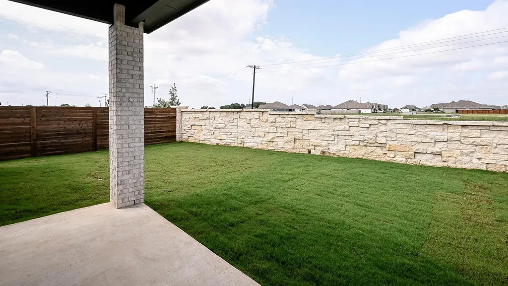 307 Watersong Bend Lockhart TX 78644