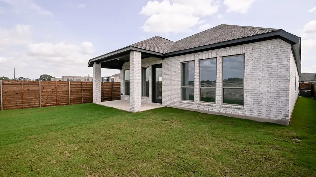307 Watersong Bend Lockhart TX 78644