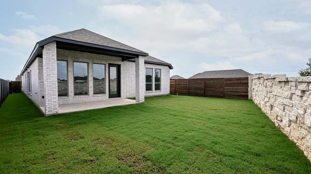 307 Watersong Bend Lockhart TX 78644