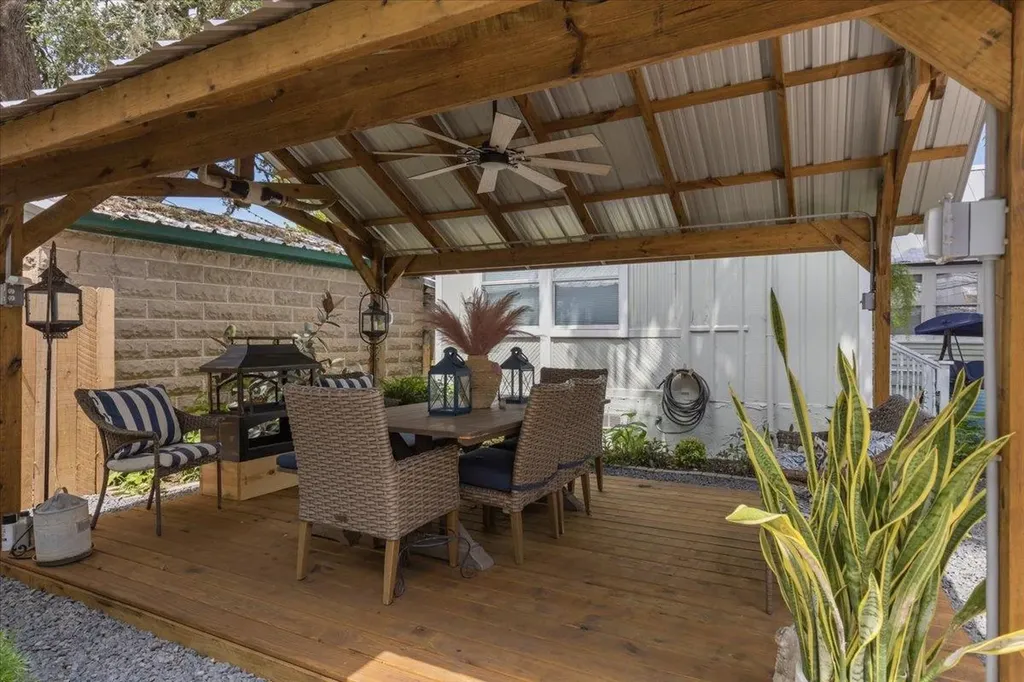 704 Gresham Street Smithville TX 78957
