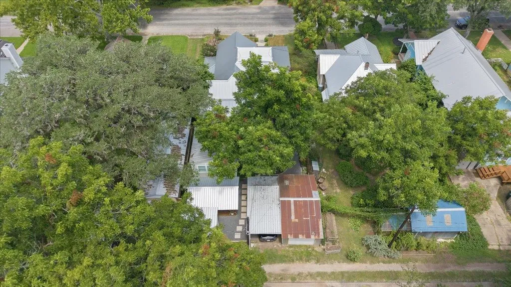 704 Gresham Street Smithville TX 78957