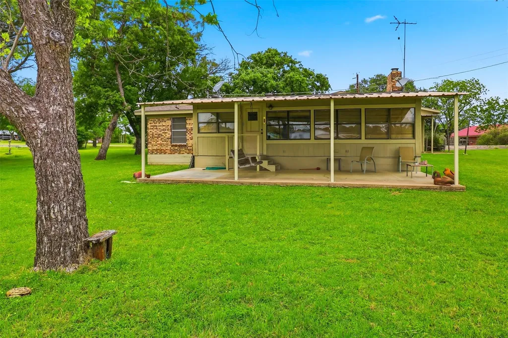 1412 Parkway Street Tow TX 78672