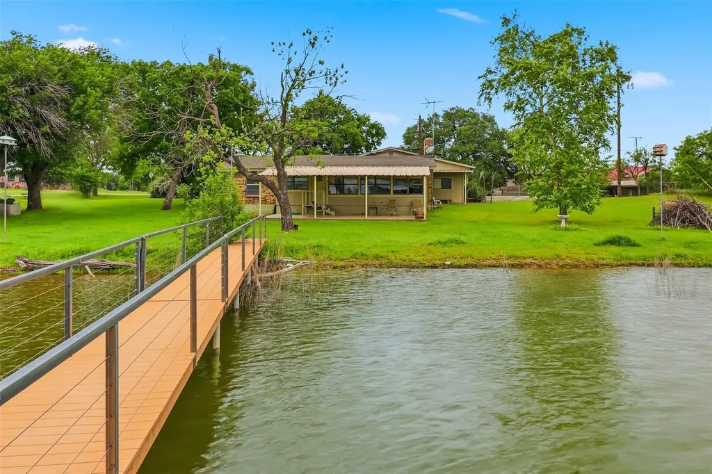 1412 Parkway Street Tow TX 78672
