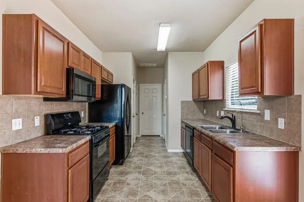 164 Regent Cove Kyle TX 78640