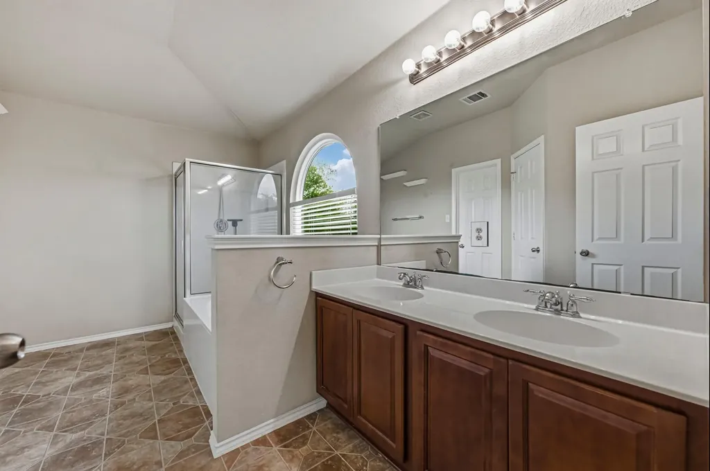 164 Regent Cove Kyle TX 78640