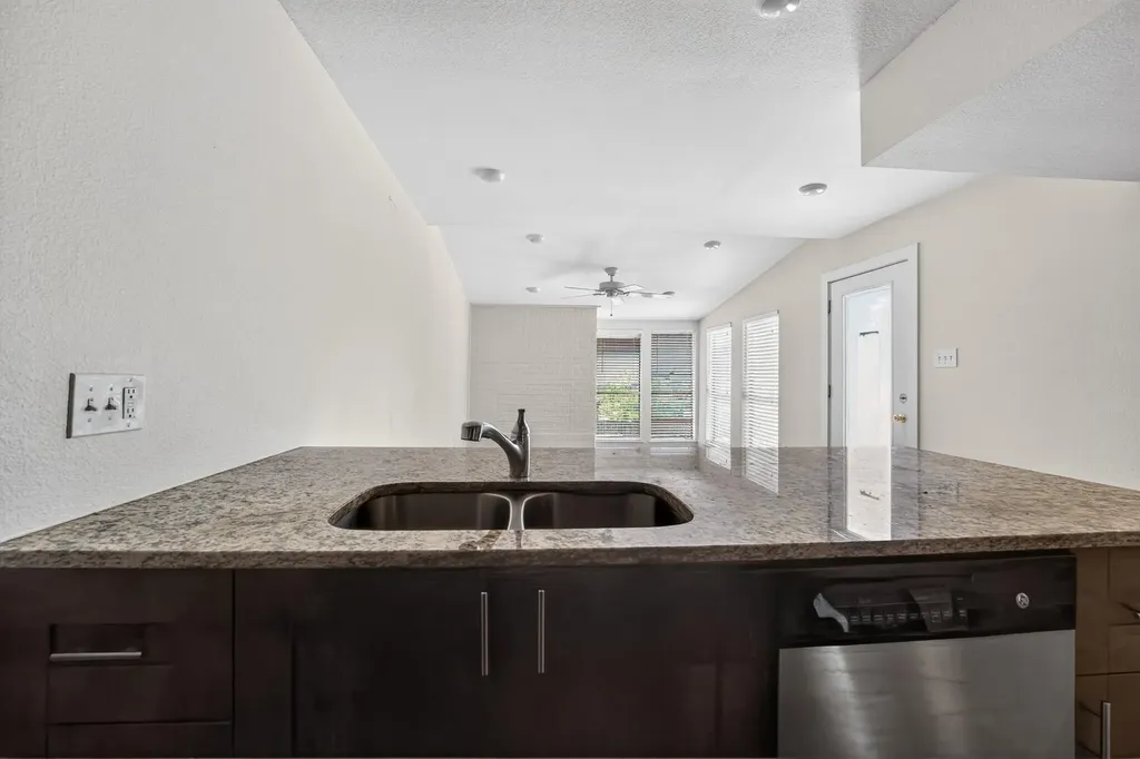 909 Reinli Street Austin TX 78751