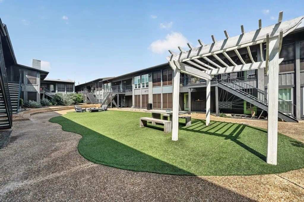 909 Reinli Street Austin TX 78751