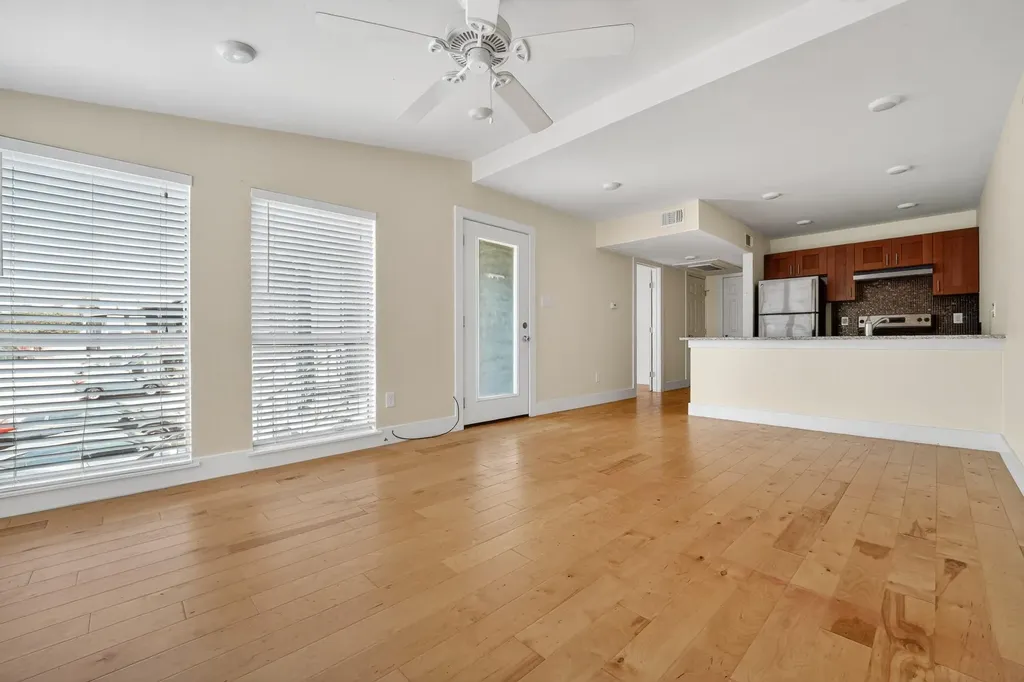 909 Reinli Street Austin TX 78751