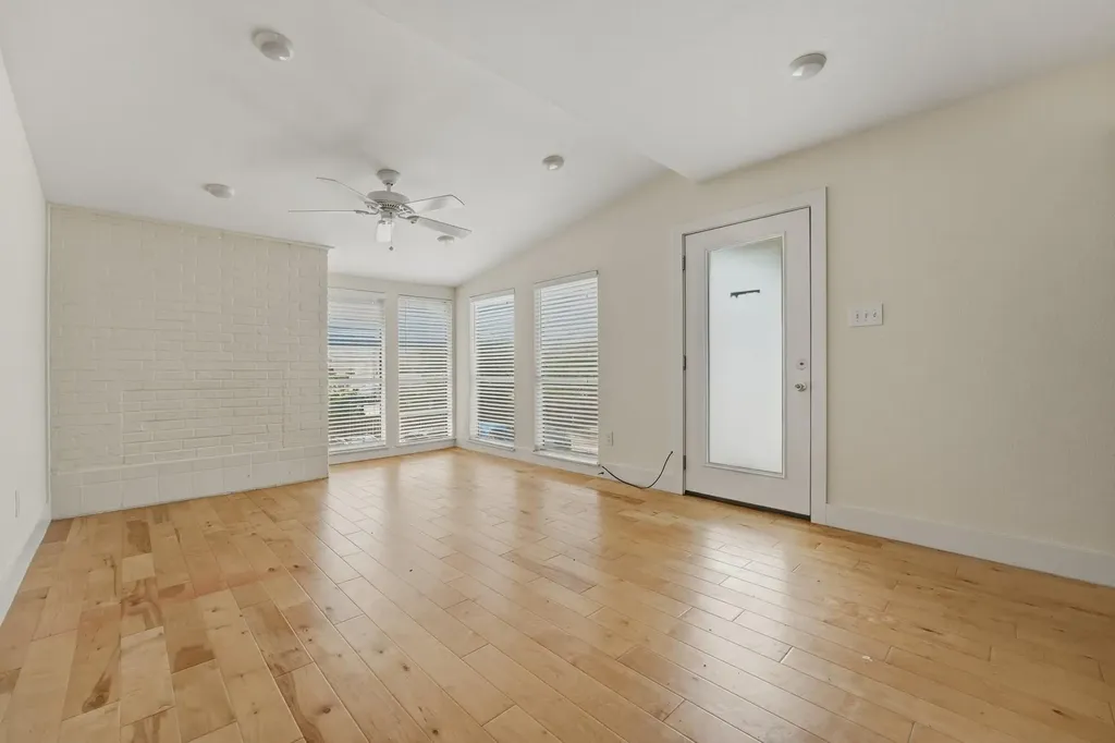 909 Reinli Street Austin TX 78751