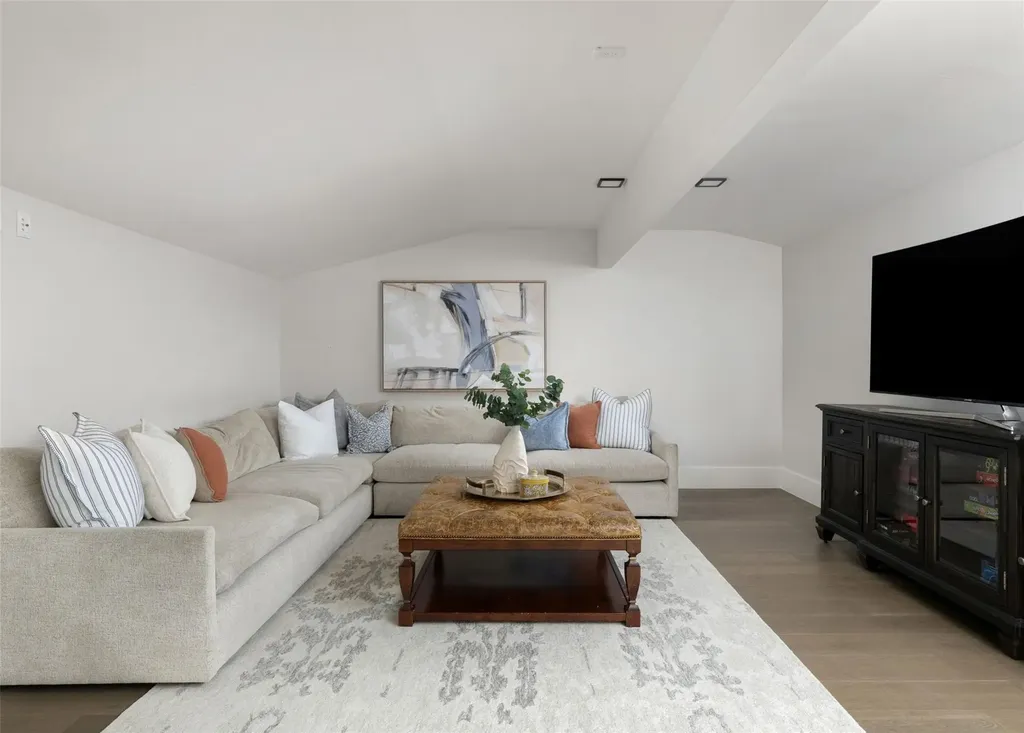6037 W Verandero Court Austin TX 78738