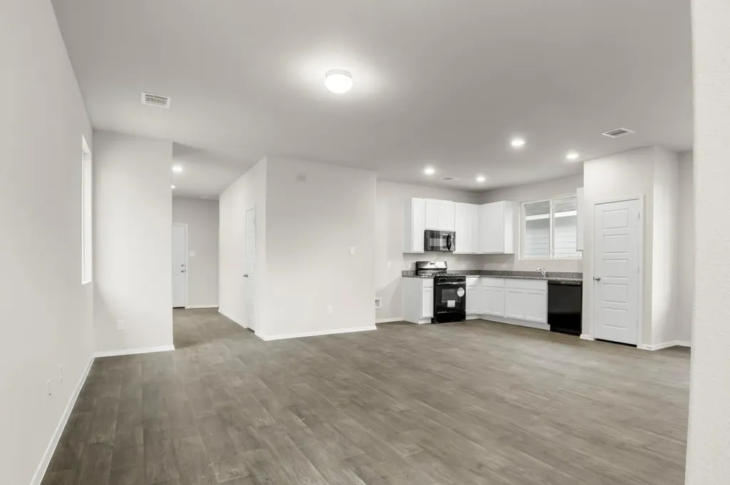 3043 Winding Creek Road Kyle TX 78640