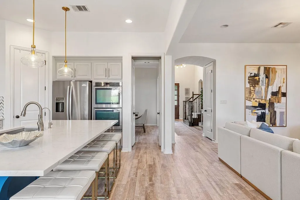 8804 Flycatcher Court Austin TX 78738