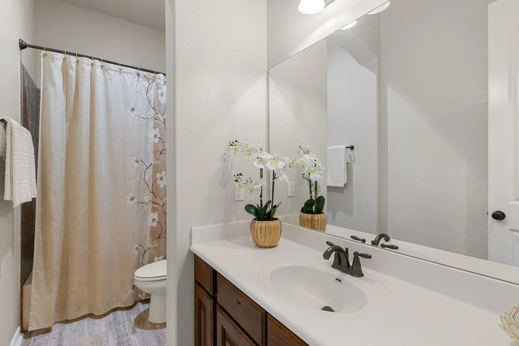 8804 Flycatcher Court Austin TX 78738