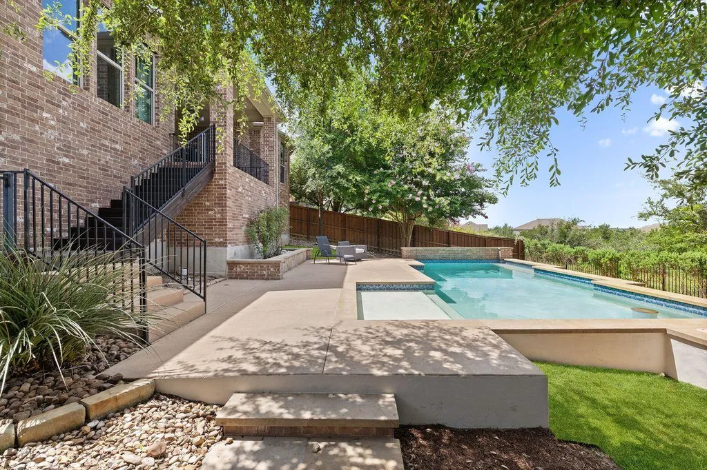 8804 Flycatcher Court Austin TX 78738