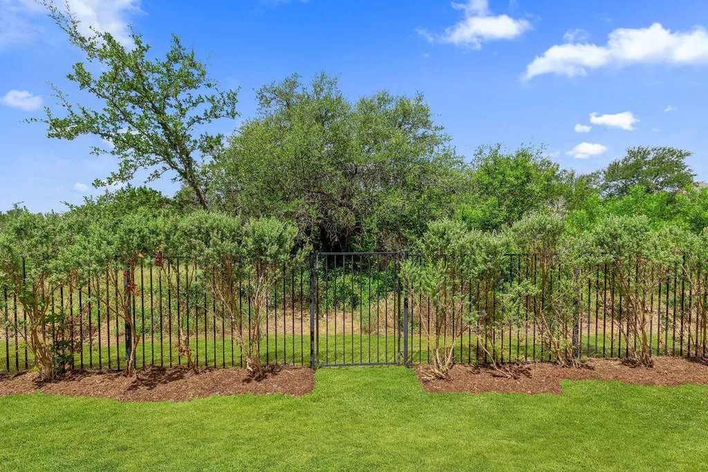 8804 Flycatcher Court Austin TX 78738