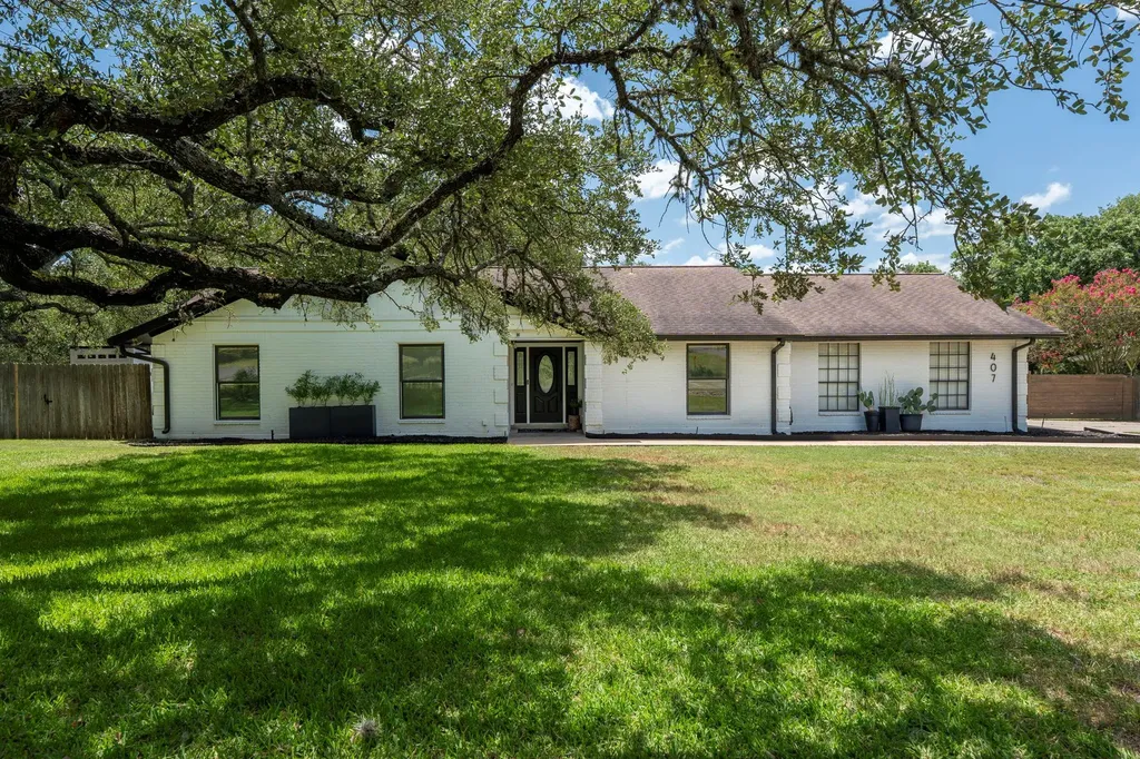 407 Canyon Wren Drive Buda TX 78610
