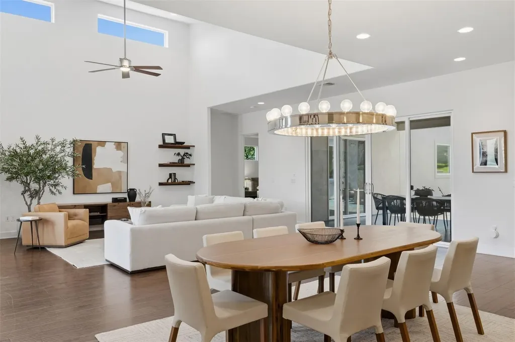 2704 Oak Park Drive Austin TX 78704