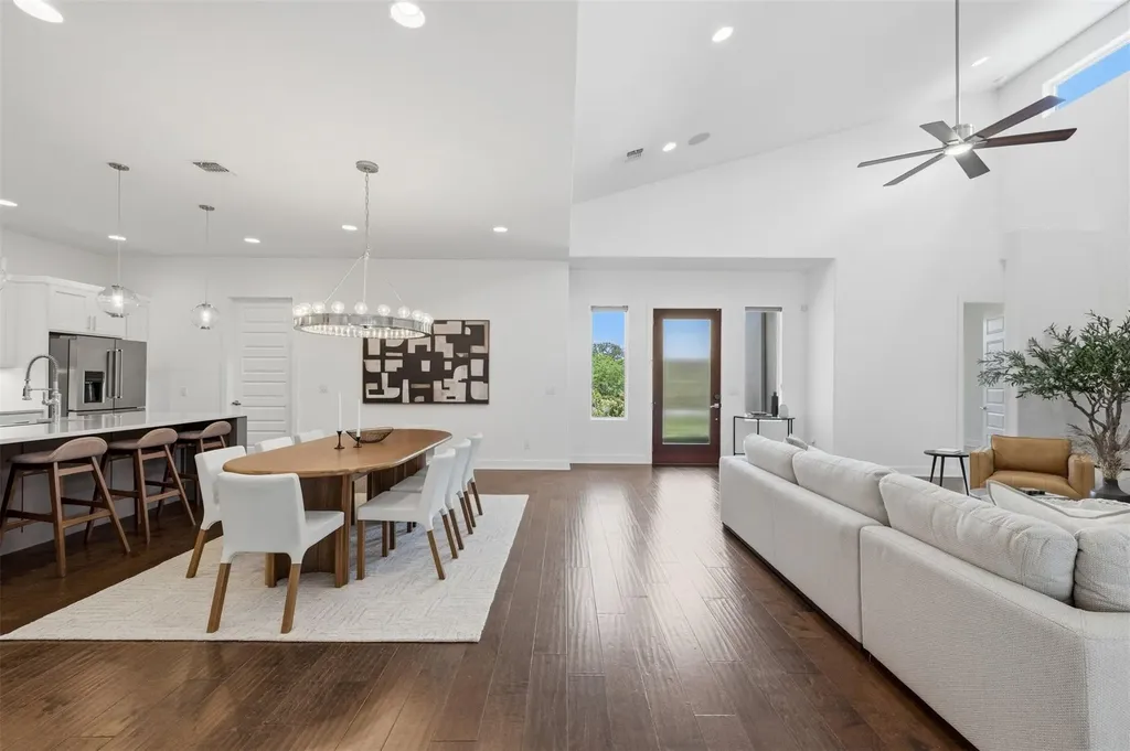 2704 Oak Park Drive Austin TX 78704