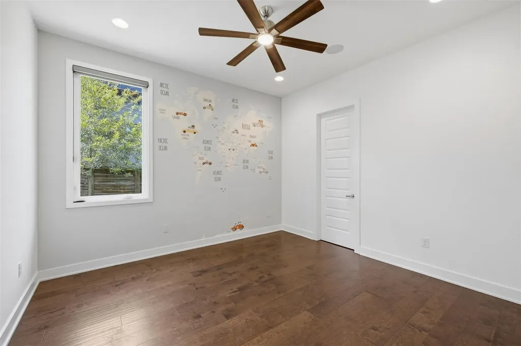 2704 Oak Park Drive Austin TX 78704