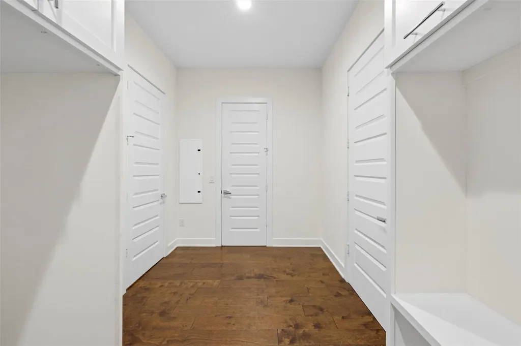 2704 Oak Park Drive Austin TX 78704