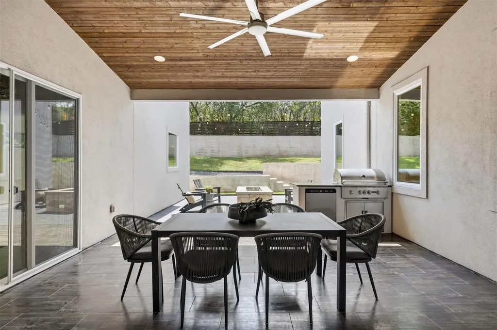 2704 Oak Park Drive Austin TX 78704