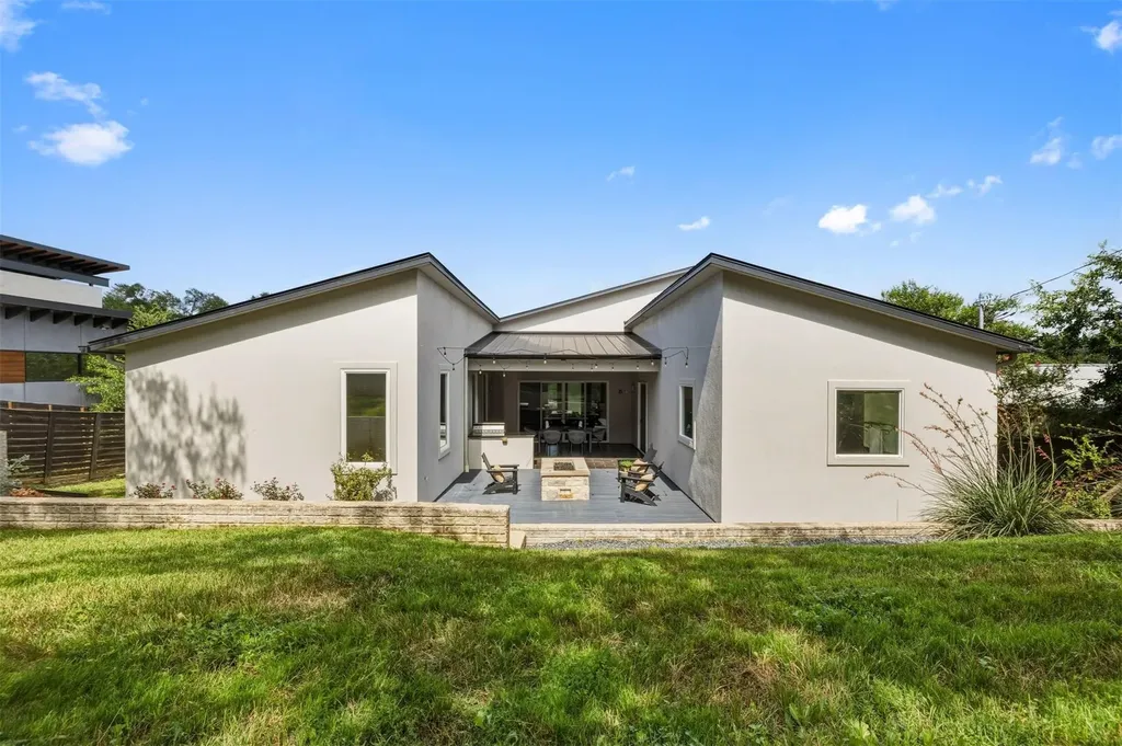 2704 Oak Park Drive Austin TX 78704
