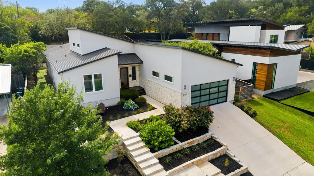 2704 Oak Park Drive Austin TX 78704