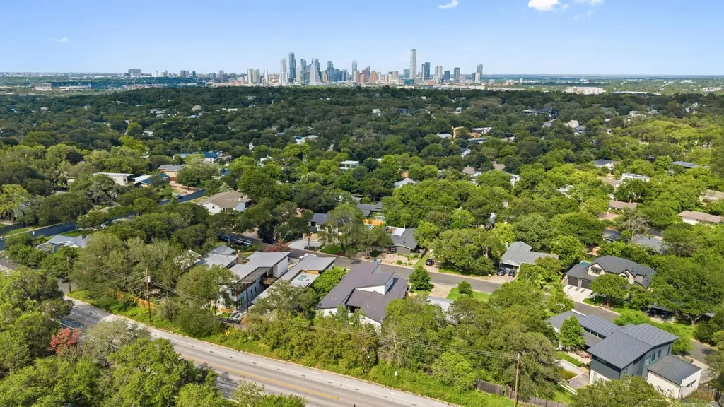 2704 Oak Park Drive Austin TX 78704