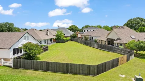 417 Spyglass Street Meadowlakes TX 78654