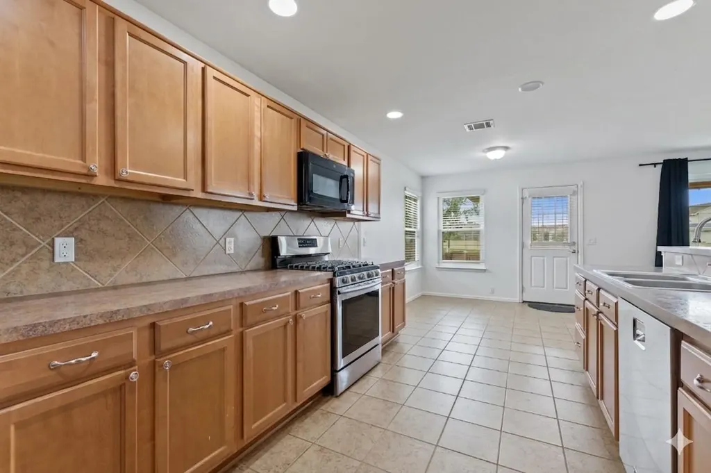 1121 Sweet Gum Drive Kyle TX 78640