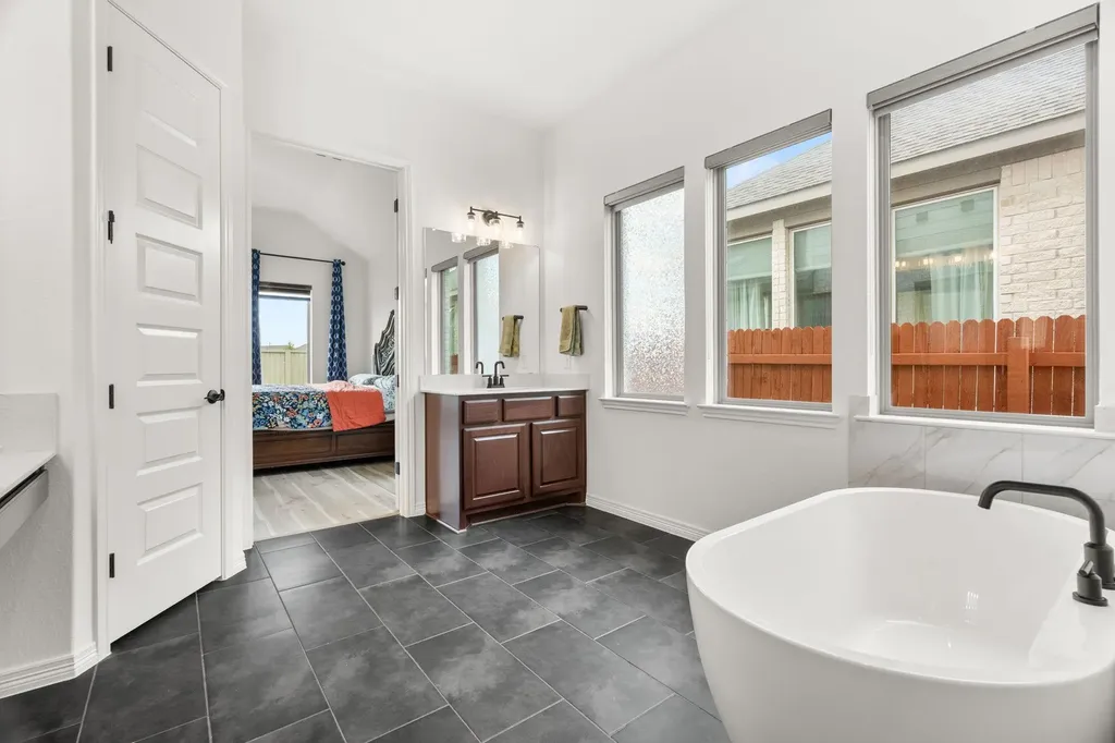 372 Hollister Drive Liberty Hill TX 78642