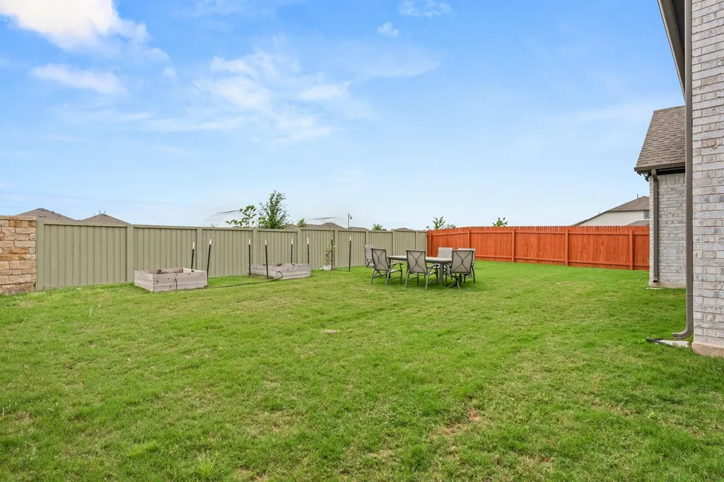 372 Hollister Drive Liberty Hill TX 78642
