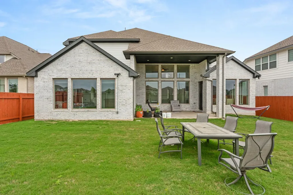 372 Hollister Drive Liberty Hill TX 78642