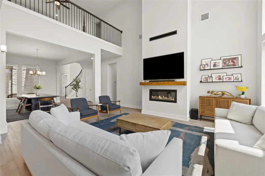 16813 Roselin Drive Austin TX 78738